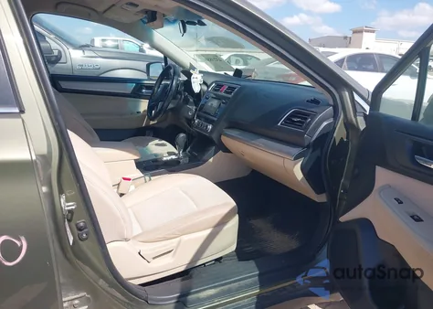 2015 Subaru Outback 2.5I Premium z USA, uszkodzony, nr VIN 4S4BSACC9F3257207